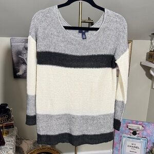 NWOT Women's Gray and White Striped/Colorblock Oversized Sweater Size XS Wool?